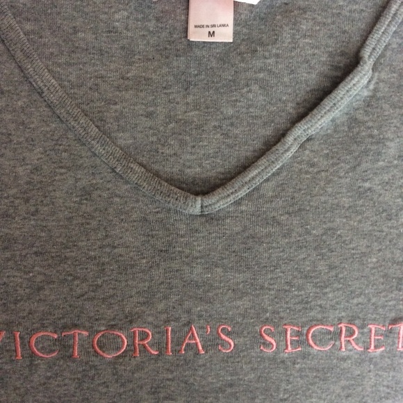 Victoria’s Secret Sleep Shirt EUC Size Medium - Picture 4 of 6